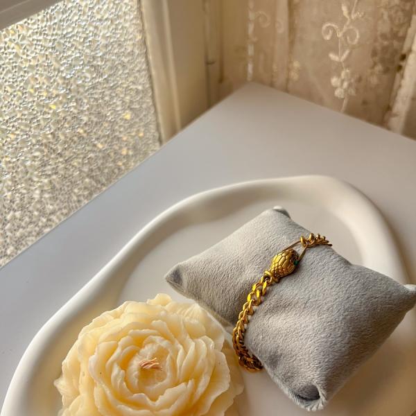 Emerald Eyes Snake Necklace